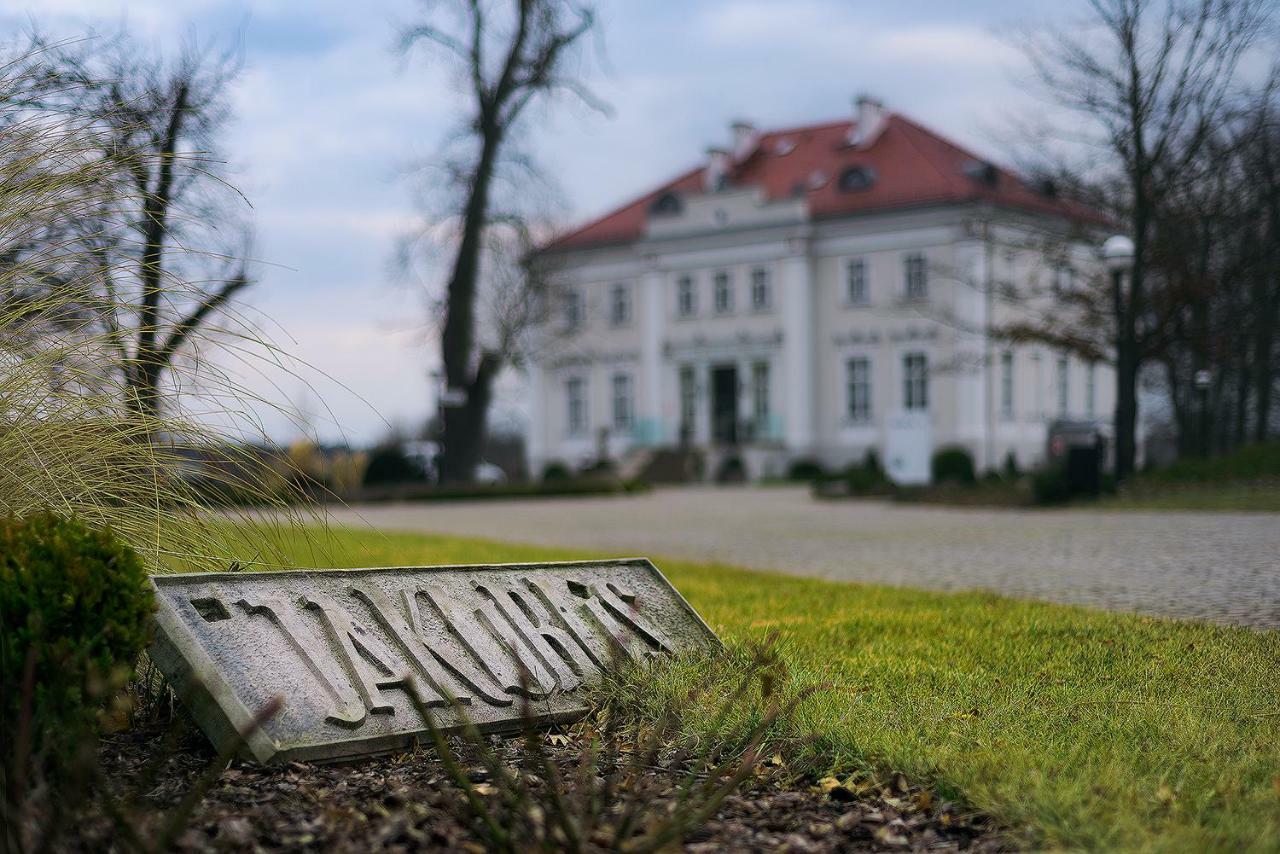 Hotel Jakubus Wilkow  Bagian luar foto