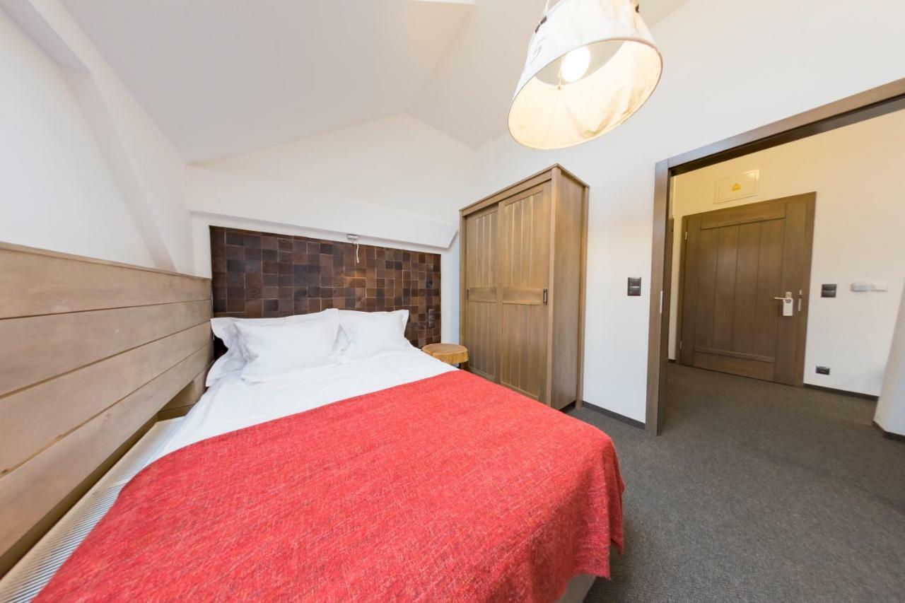Hotel Jakubus Wilkow  Bagian luar foto