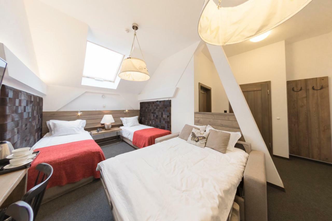 Hotel Jakubus Wilkow  Bagian luar foto